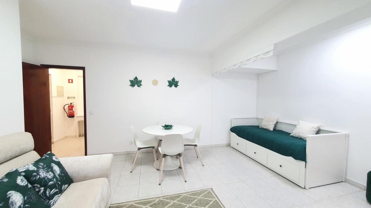 Caldas Da Rainha'S Green & White Dış mekan fotoğraf
